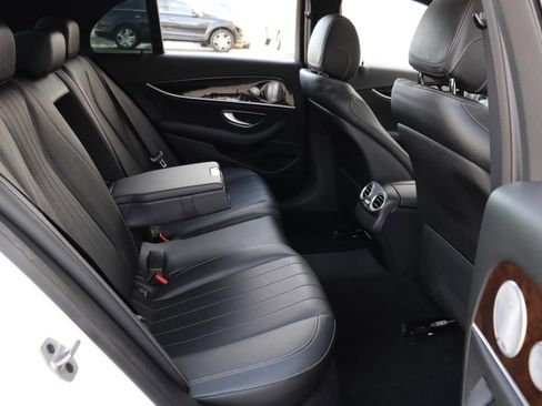 Used 2021 Mercedes-Benz E 350 4MATIC Sedan w/ Premium Package image 28