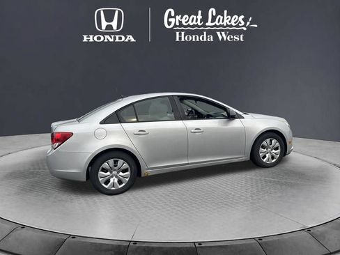Used 2013 Chevrolet Cruze LS FWD image 6