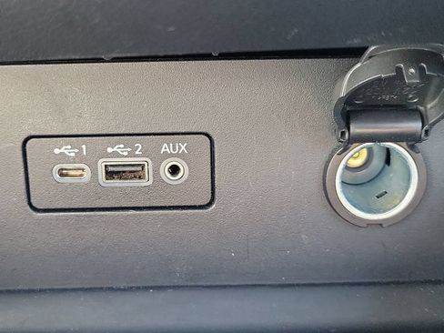 Used 2025 Nissan Altima 2.5 SV FWD image 31