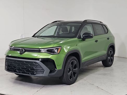 New 2026 Volkswagen Taos SE AWD/4WD image 1