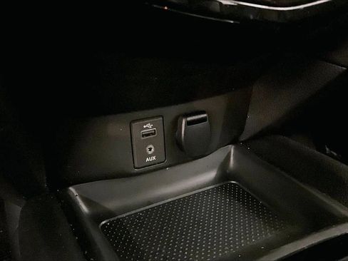 Used 2017 Nissan Rogue S image 31