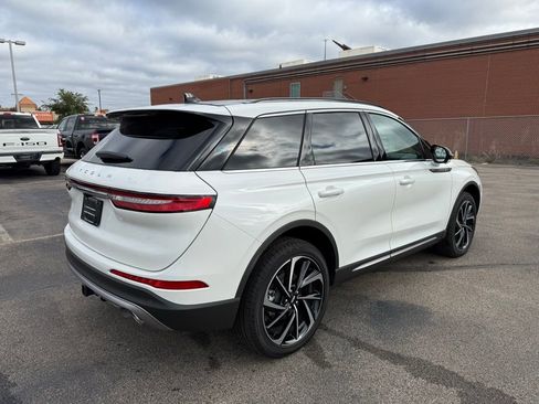 New 2025 Lincoln Corsair Reserve w/ Towing Package image 4