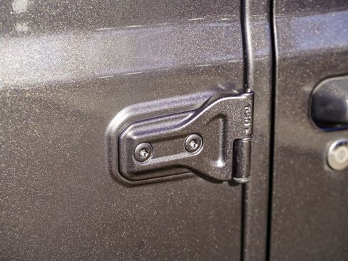 Used 2022 Jeep Wrangler Unlimited Sahara image 14