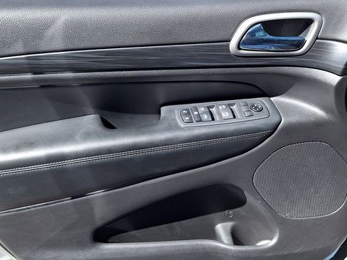 Used 2020 Jeep Grand Cherokee Altitude image 9