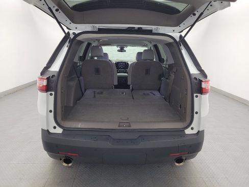 Used 2020 Chevrolet Traverse LT FWD image 29