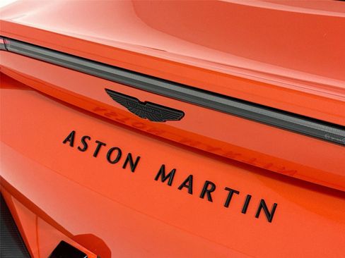 Used 2025 Aston Martin V8 Vantage Coupe image 37