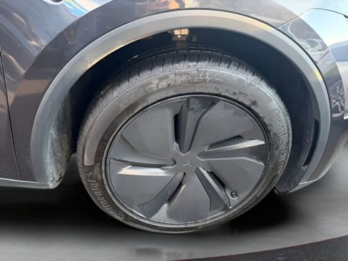 Used 2026 Tesla Model Y Long Range image 13