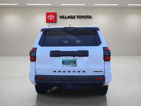 Certified 2025 Toyota 4Runner TRD Off-Road image 4