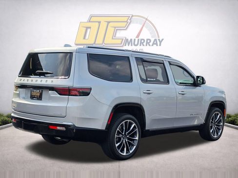 Used 2023 Jeep Wagoneer Series III w/ Premium Group I AWD/4WD image 5
