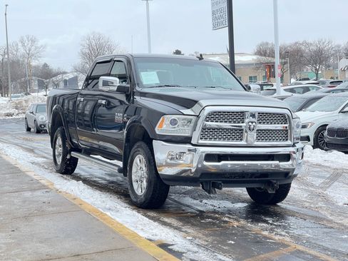 Used 2016 RAM 2500 Laramie image 2
