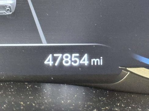 Used 2022 Genesis GV70 2.5T w/ Advanced Package AWD/4WD image 2