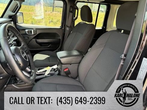 Used 2023 Jeep Wrangler Unlimited w/ Cold Weather Group AWD/4WD image 15
