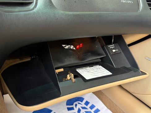 Used 2002 Chevrolet Corvette Convertible w/ Preferred Equipment Group1 image 41