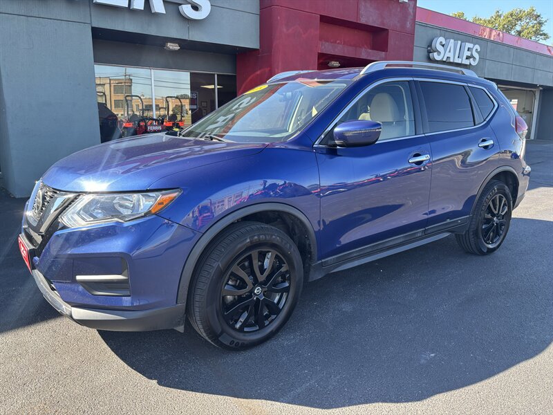Used 2018 Nissan Rogue SV AWD/4WD image 1