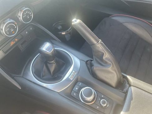 Used 2020 FIAT 124 Spider Abarth w/ Convenience Group RWD image 31