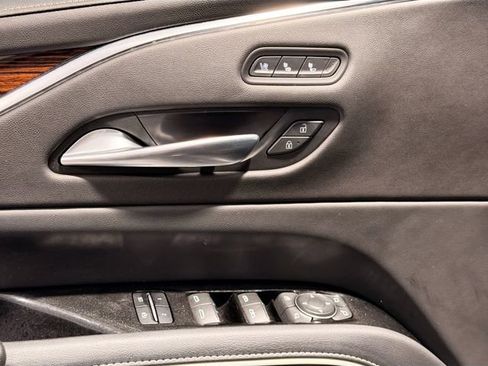 Used 2023 Cadillac Escalade ESV Premium Luxury image 16