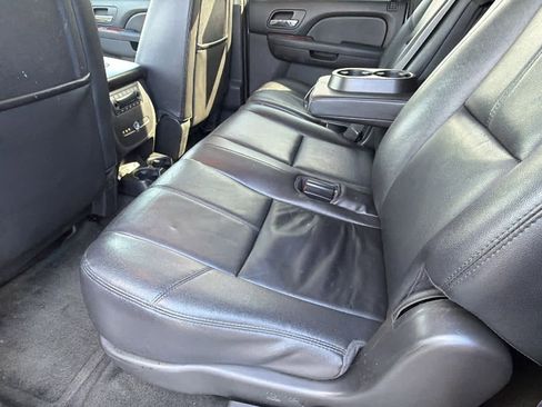 Used 2014 Chevrolet Suburban LT w/ Luxury Package AWD/4WD image 24