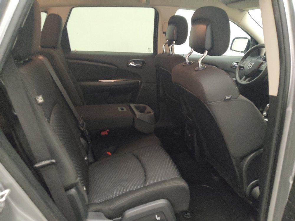 Used 2017 Dodge Journey SXT w/ Comfort/Convenience Group FWD image 19