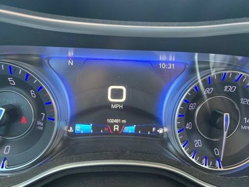 Used 2016 Chrysler 300 Limited RWD image 17