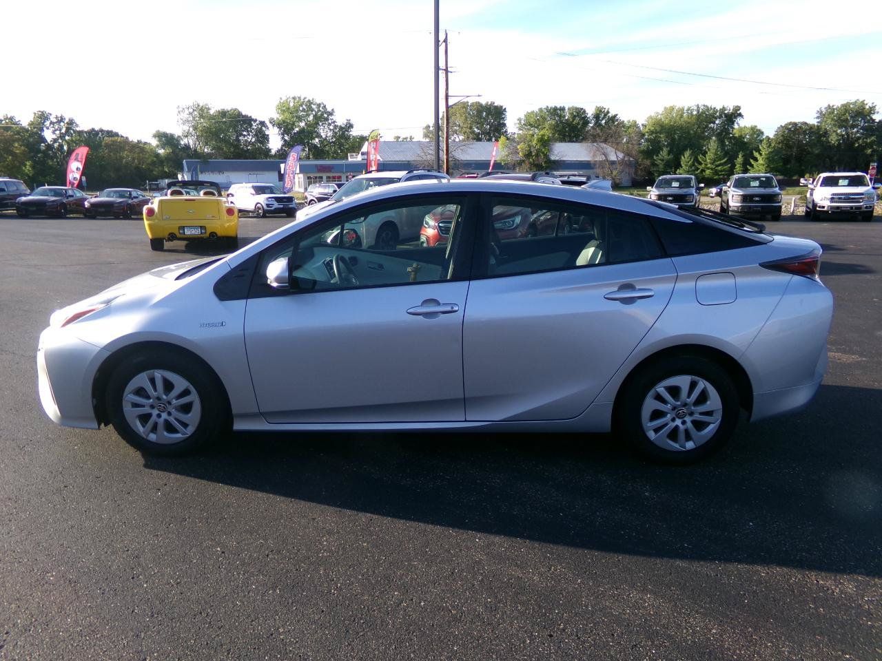 Used 2016 Toyota Prius Two FWD image 6