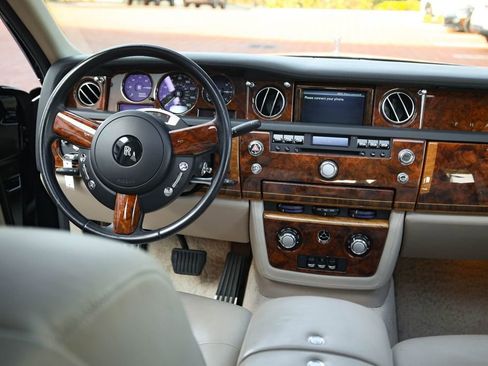 Used 2005 Rolls-Royce Phantom Sedan image 46