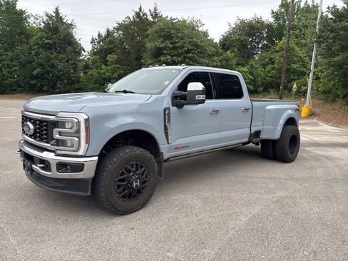 Used 2024 Ford F350 Lariat w/ Lariat Ultimate Package image 3