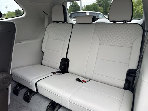 New 2026 GMC Acadia Denali w/ Super Cruise Package FWD image 21