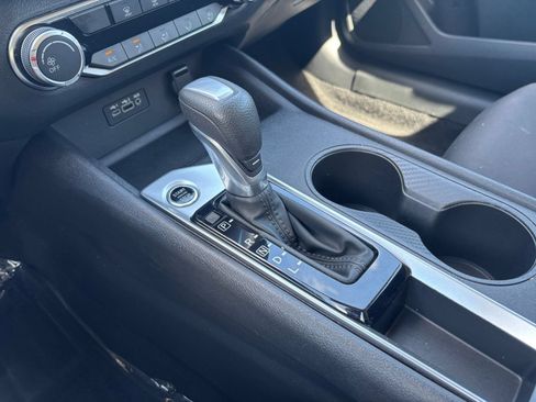 Used 2025 Nissan Altima 2.5 SV FWD image 41