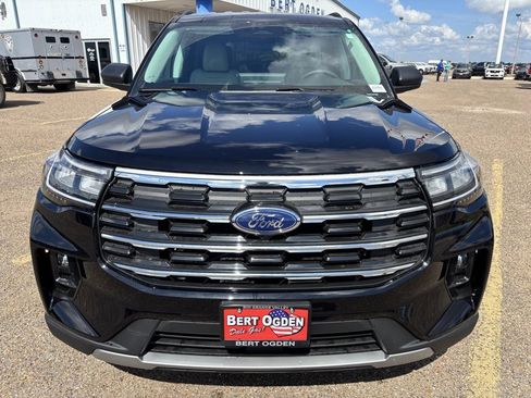 New 2026 Ford Explorer Active w/ Active Comfort Package image 2