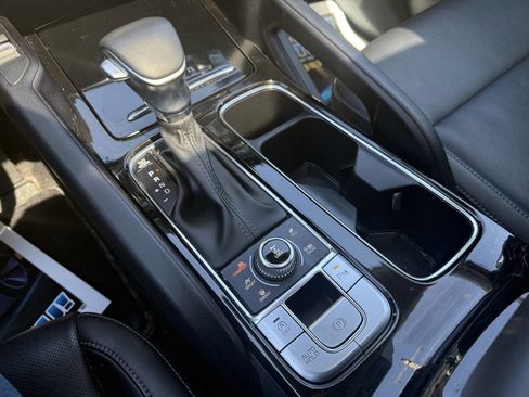 Used 2025 Kia Telluride S image 16