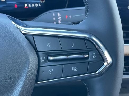 New 2026 Chevrolet Equinox ACTIV w/ Convenience Package III AWD/4WD image 17