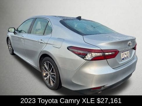 Used 2023 Toyota Camry XLE image 3