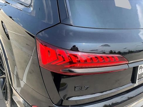 Used 2020 Audi Q7 3.0T Prestige w/ Prestige Package AWD/4WD image 27