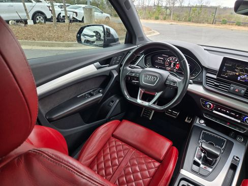 Used 2018 Audi SQ5 Prestige w/ Prestige Package image 9