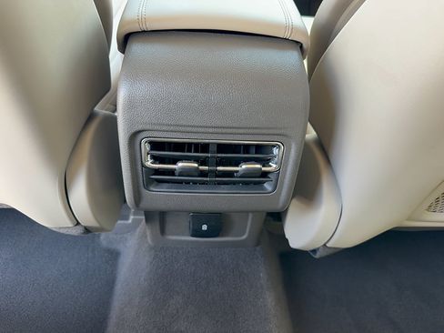 Used 2024 Lincoln Corsair FWD image 31