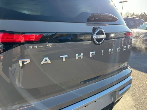 Used 2024 Nissan Pathfinder Platinum w/ Cargo Package image 15