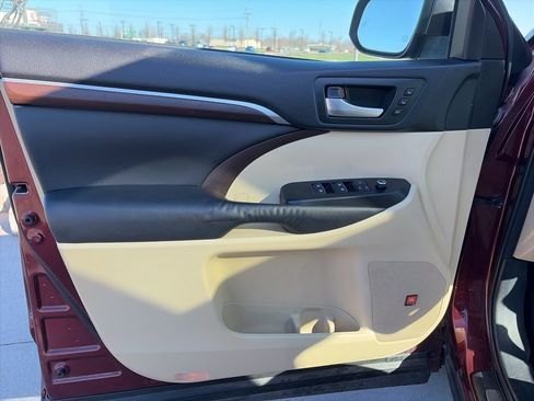 Used 2015 Toyota Highlander Limited image 57