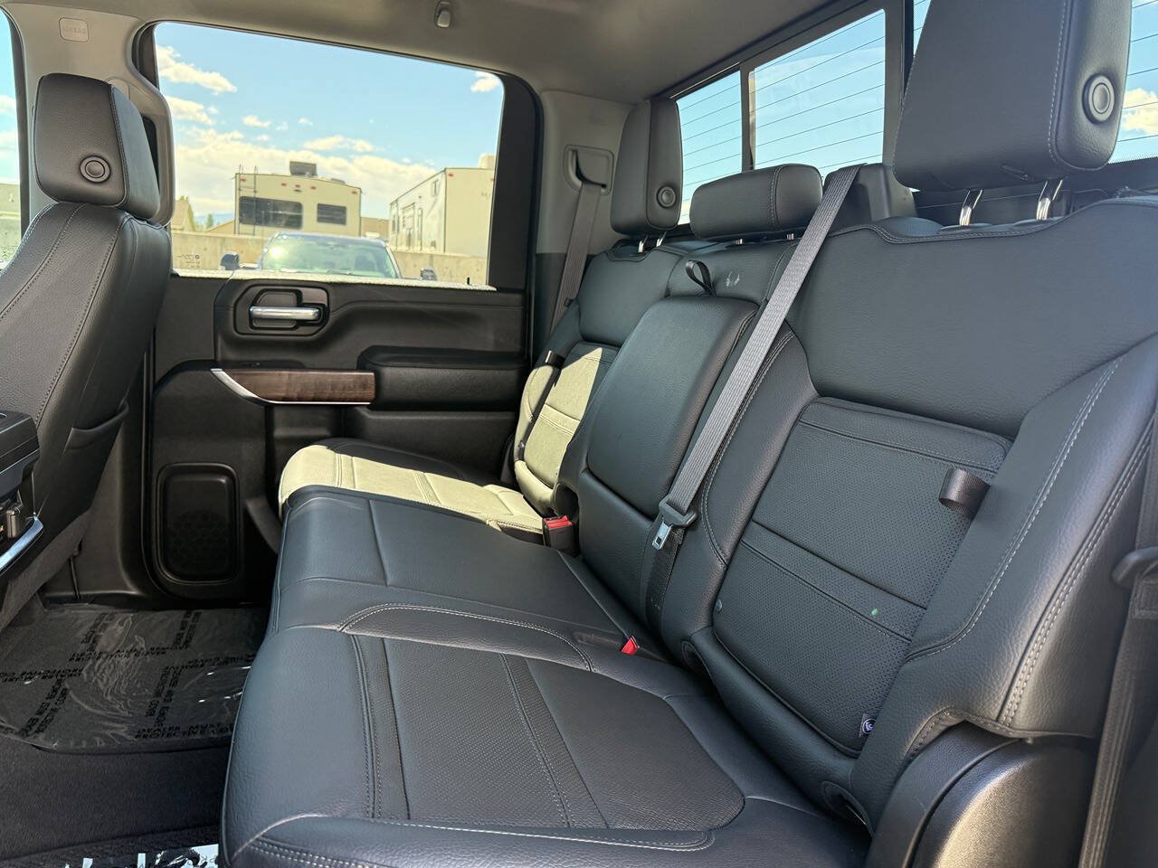 Used 2022 GMC Sierra 3500 Denali w/ Denali Ultimate Package AWD/4WD image 27