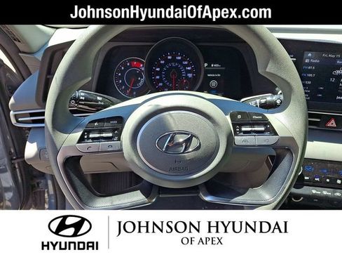 Used 2021 Hyundai Elantra SEL FWD image 23