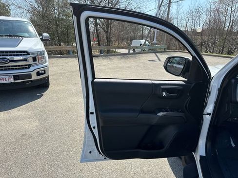 Used 2023 Toyota Tacoma TRD Sport w/ Technology Package image 25