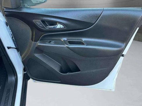 Used 2021 Chevrolet Equinox LT image 19