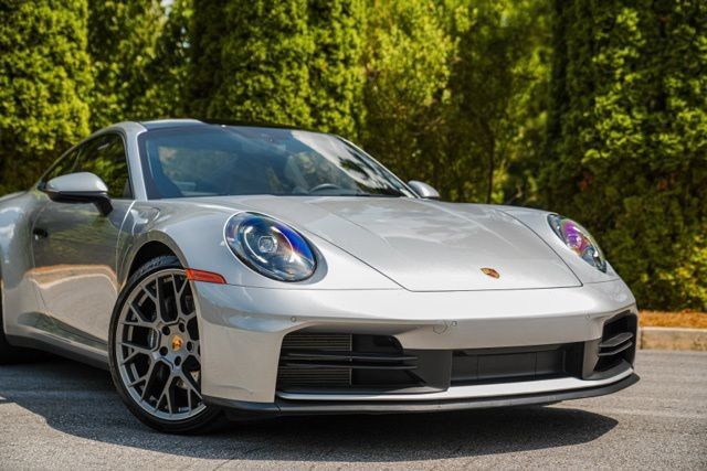 Used 2025 Porsche 911 Carrera RWD image 6