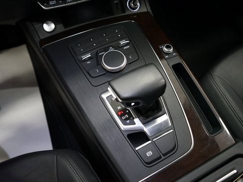 Used 2019 Audi Q5 2.0T Premium image 36