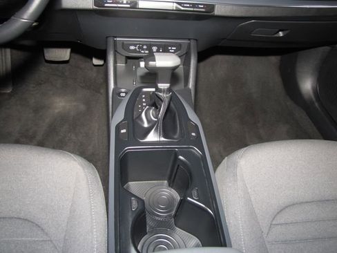 Used 2025 Kia K4 EX image 16