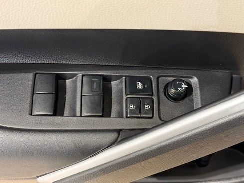 Certified 2023 Toyota Corolla Cross LE image 16