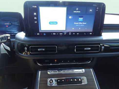 Used 2025 Lincoln Aviator Reserve w/ Equipment Group 201A AWD/4WD image 15