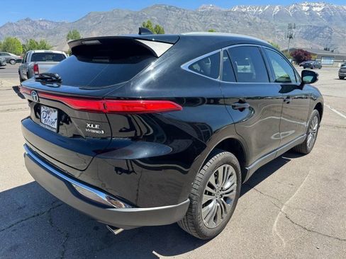 Used 2022 Toyota Venza XLE AWD/4WD image 5