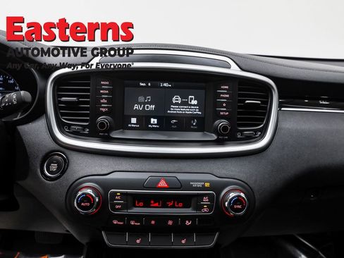 Used 2020 Kia Sorento EX image 12