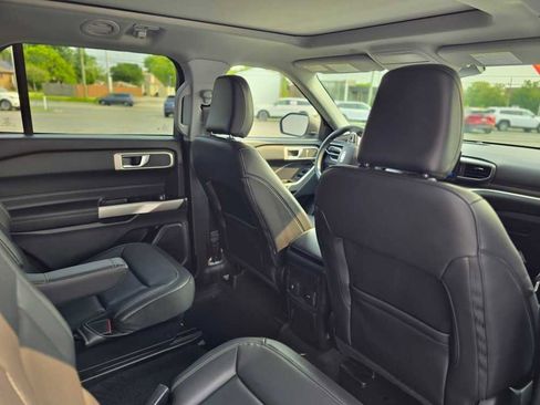 Used 2022 Ford Explorer XLT w/ Equipment Group 202A image 29