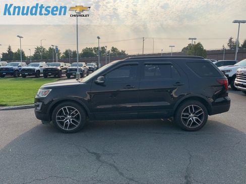 Used 2016 Ford Explorer Sport w/ Equipment Group 401A AWD/4WD image 4
